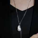 Élan Baroque Pearl Lariat Necklace