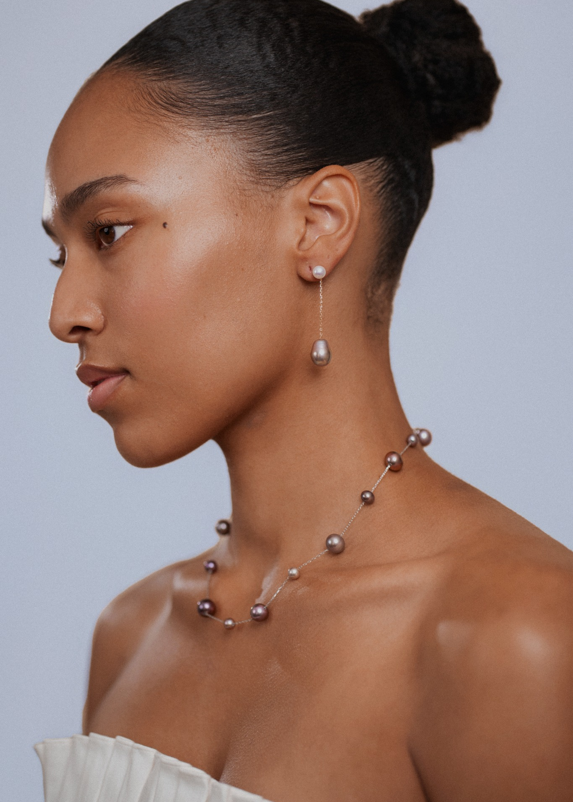 Violette Baroque Pearl Drop Earrings (Mid)
